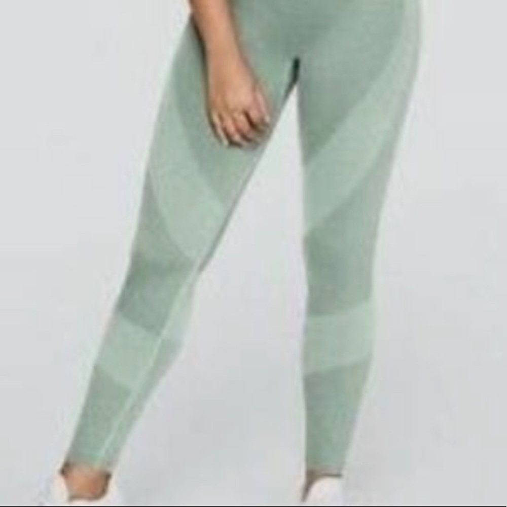 PINK Victoria’s Secret leggins